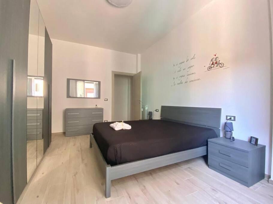 Titti'S House - Parcheggio Custodito In Garage Gratis Genua Zewnętrze zdjęcie